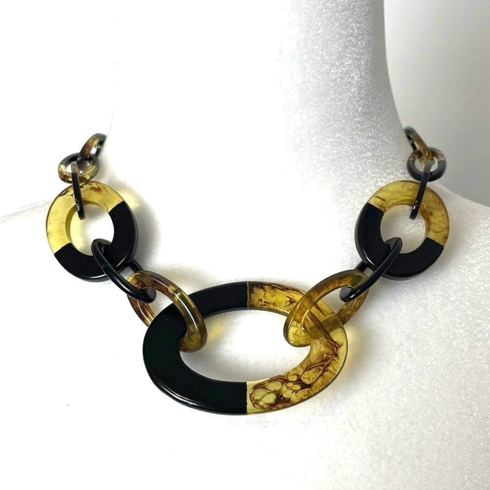 Tortoise Style Choker Necklace